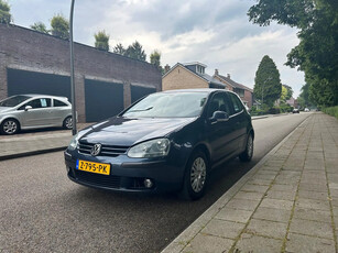 Volkswagen Golf 1.4 FSI Sportline AIRCO,PDC,STOELVERWARMING,WEINIG KM, NiEUWE APK!