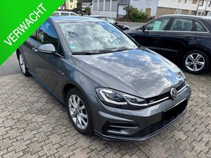 Volkswagen Golf 1.5 TSI Highline Business R R line