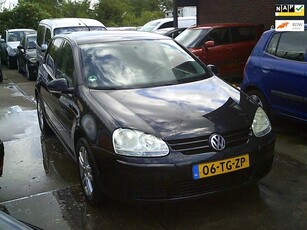 Volkswagen Golf 1.6 FSI Trendline