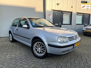 Volkswagen Golf 1.6 Trendline