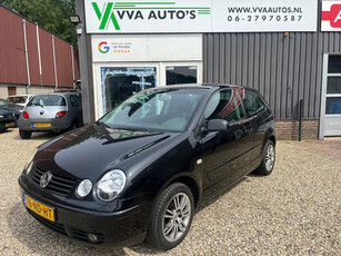 Volkswagen Polo 1.4 airco,cruise control,trekhaak,lm velgen!