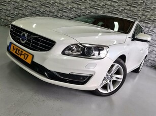 Volvo V60 2.4 D6 AWD Plug-In Hybrid R-Design *Twin-engine*!