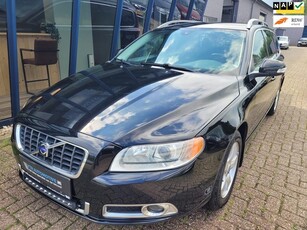 Volvo V70 2.5FT Summum 200PK LEER / ECC / TREKHAAK