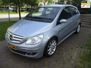 Mercedes-Benz B-klasse 200//km ORG 91350 MET ALLE BOEKJES ERBIJ EN AUTOPAS//