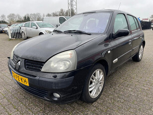 Renault Clio 1.6-16V Initiale NWE APK