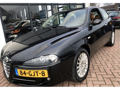 Alfa Romeo 147 1.6 T.Spark Business Pro Zeer mooie en