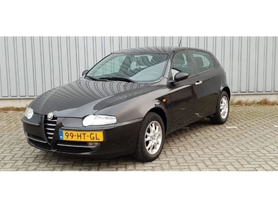 Alfa Romeo 147 1.6 T.Spark Distinctive Goed onderhouden!