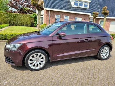 Audi A1 1.2 TFSI Connect, airco, navi.