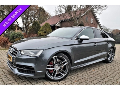 Audi A3 S3 2.0 TFSI S-Tronic Quattro met Bijna Alle Opties !