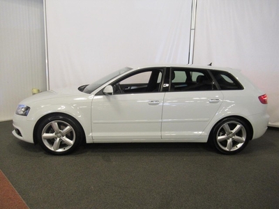 Audi A3 Sportback 1.4 TFSI Aut. S-line (WINTERSET,NAVI)