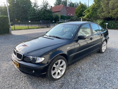 BMW 3-serie 316i Black & Silverline !LEER! !NAVI!