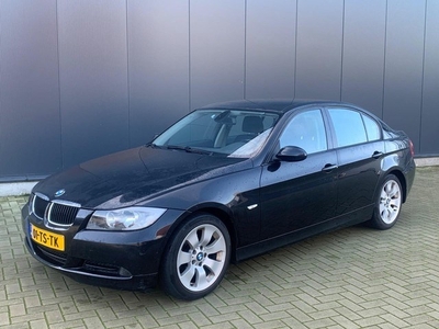 BMW 3-serie 318d High Executive Navi Sedan Trekhaak