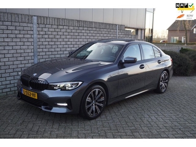 BMW 3-serie 318i Executive Edition Sport Line Autom LED