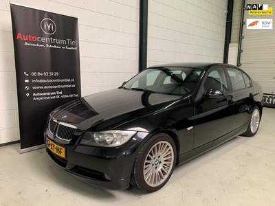 BMW 3-serie 320i Business Line * NW APK * Full options