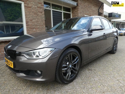 BMW 3-serie 320i High Executive Automaat / leder / Navi