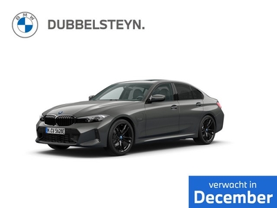 BMW 3 Serie Sedan 330e M-Sport 19'' Schuif-/kanteldak