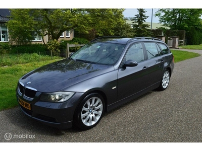 BMW 3-serie Touring 318d Navi Xenon 2008