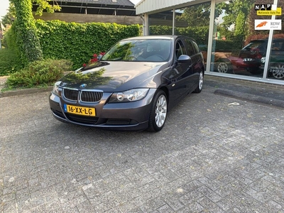 BMW 3-serie Touring 318i Business Line