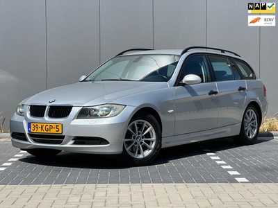 BMW 3-serie Touring 320i High Executive Automaat Navigatie