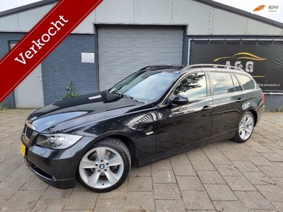 BMW 3-serie Touring 325i Automaat Pano Leer Navi Trekh 218PK