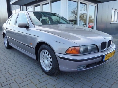 BMW 5-serie 520i Executive AUTOMAAT CLIMA