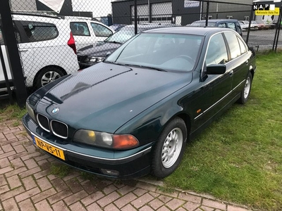 BMW 5-serie 523i Executive AUTOMAAT (Motor klein defect)