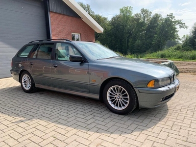 BMW 5-serie 525i Touring Lifestyle Edition