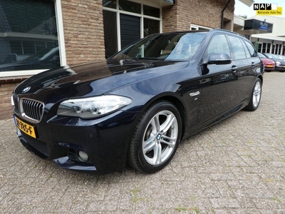 BMW 5-serie Touring 520i Executive Automaat / Leder / Navi