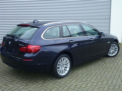 BMW 5 Serie Touring 525d Business Line Zondag open