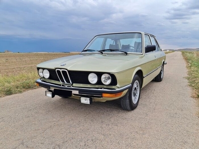 BMW - 518 Deluxe (E12) - 1980