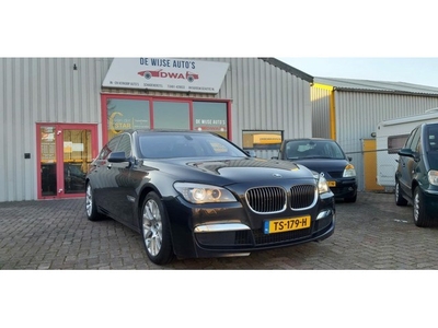 BMW 7-serie 750i Executive 4.4L 8 cilinder 408 pk YOUNGTIMER