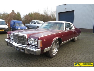 Chrysler NEW YORKER Brougham V8 benzine + lpg, een van de