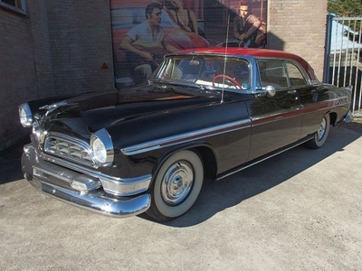 Chrysler New Yorker DeLuxe V8 met origineel Hemi blok (1955)