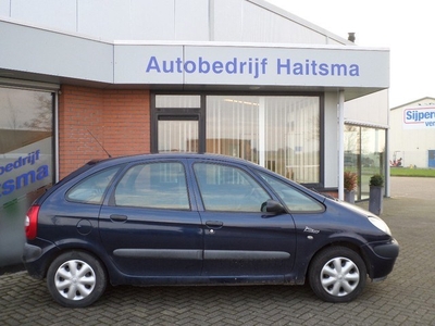 Citroën Xsara Picasso 1.8i-16V Airco, trekhaak (bj 2001)