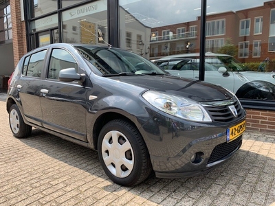 DACIA Sandero 1.6 MPI 90 Lauréate