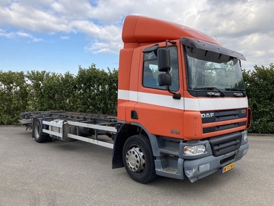 DAF FA CF65.180 Euro3 Manual / Laadklep (bj 2005)