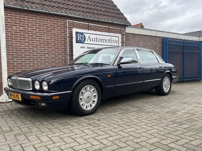 Daimler Double Six 6.0 V12 (bj 1997, automaat)