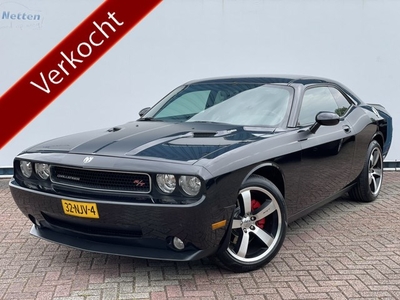 Dodge Challenger 5.7 V8 Hemi 6 Speed!