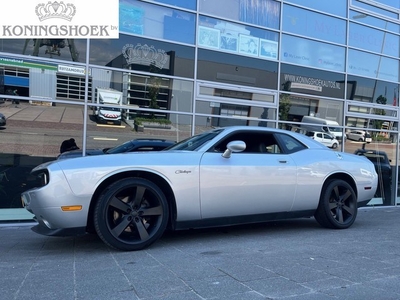 Dodge Challenger R/T 5.7 V8 HEMI