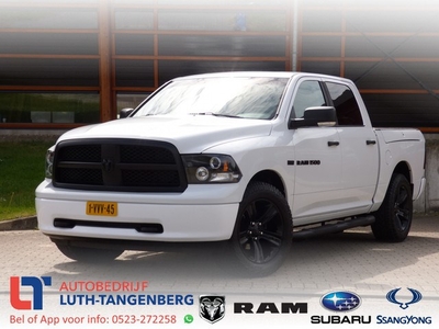 Dodge Ram 1500 5.7 V8 4x4 Crew Cab Rambox Black & White