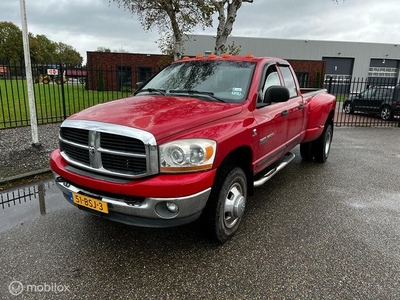 Dodge RAM 3500 Dually 4x4 Handgeschakeld Cummins