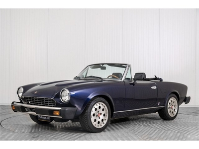 Fiat 124 Spider 2000 (bj 1982)