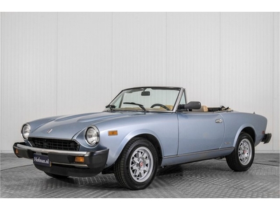 Fiat 124 Spider Pininfarina 2000i (bj 1984)