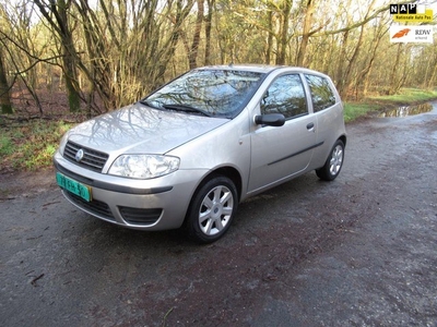 Fiat Punto 1.2 Young nette orgineele nl auto met weinig km