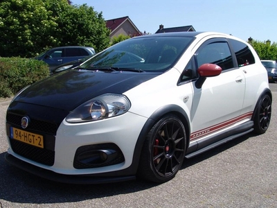 Fiat Punto-ABARTH Grande Punto 1.4 T-Jet 16v 260PK verlaagd