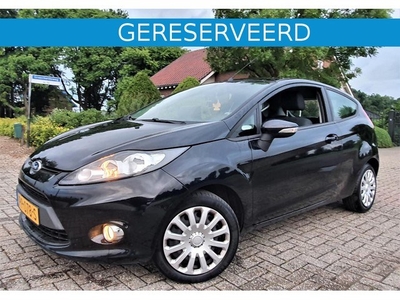 Ford Fiesta 1.25i Trend met Airco, Trekhaak en meer Opties !