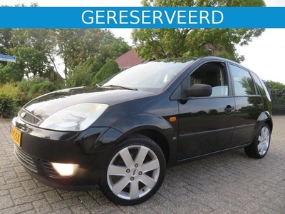 Ford Fiesta 1.4 16V Ghia 5-deurs met Airco en Vele Opties !