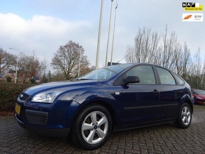 Ford Focus 1.6-16V Champion '06 5drs. Airco/Cruise control!