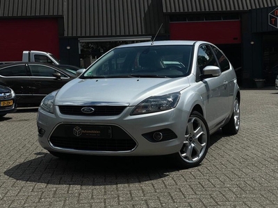 Ford Focus 1.8 16V Titanium