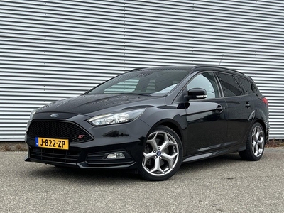 Ford Focus Wagon 2.0 ST-3 250PK KEYLESS RECARO CAMERA